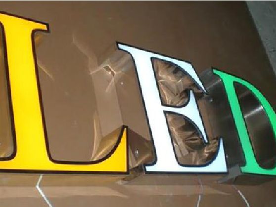 蓬安介绍LED招牌的基础知识。